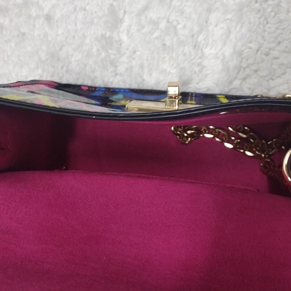 Betsey Johnson Graffiti Hearts Small Bow Flap Crossbody Purse - Picture 12 of 16